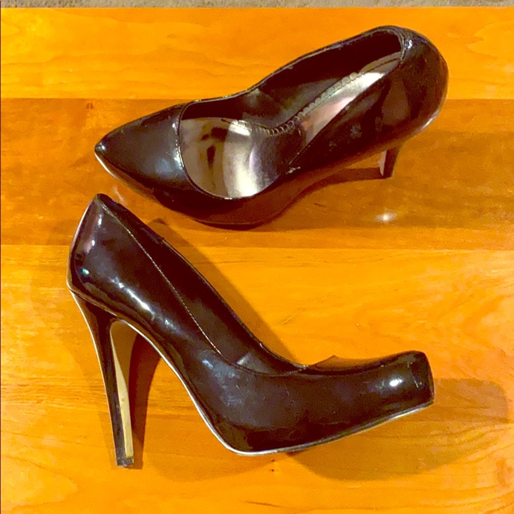 Black pumps, size 9